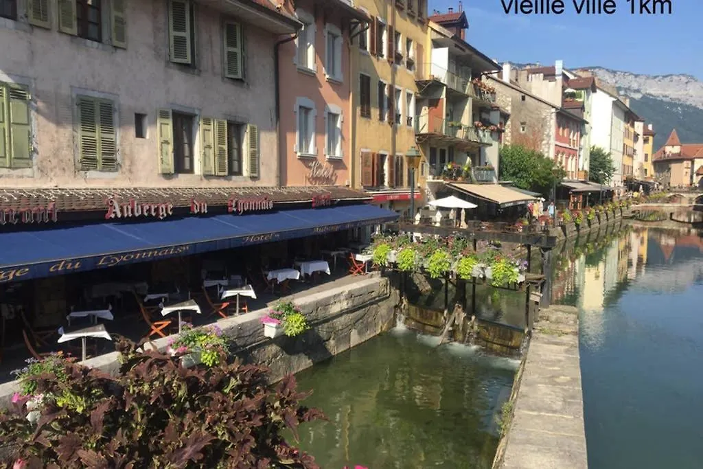 3* Balcon Vue Lac Commerces Et Plage A 100M Annecy 0*,  Frankrig